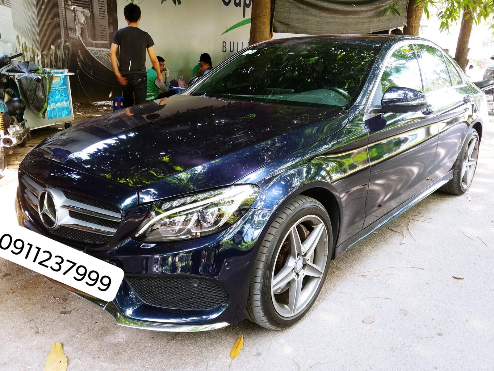 Mercedes-Benz C class 2016 - Cần bán xe Mercedes C300 AMG ĐK T5/2017, màu xanh Cavansite cực hot