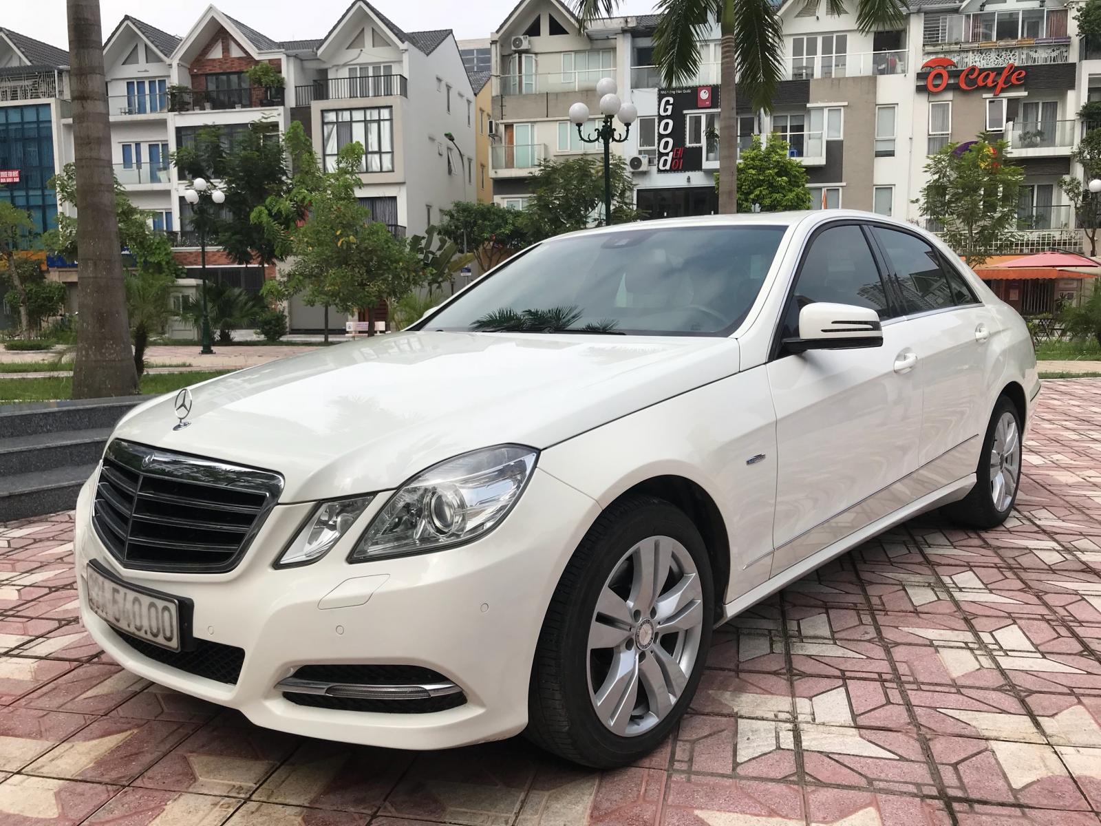 Mercedes-Benz E class E250 2011 - Bán xe Mercedes E250 năm 2011, màu trắng