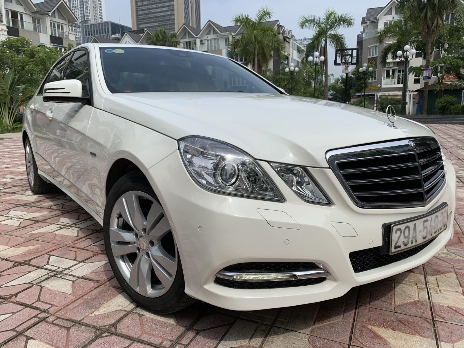 Mercedes-Benz E class E250 2011 - Bán xe Mercedes E250 năm 2011, màu trắng