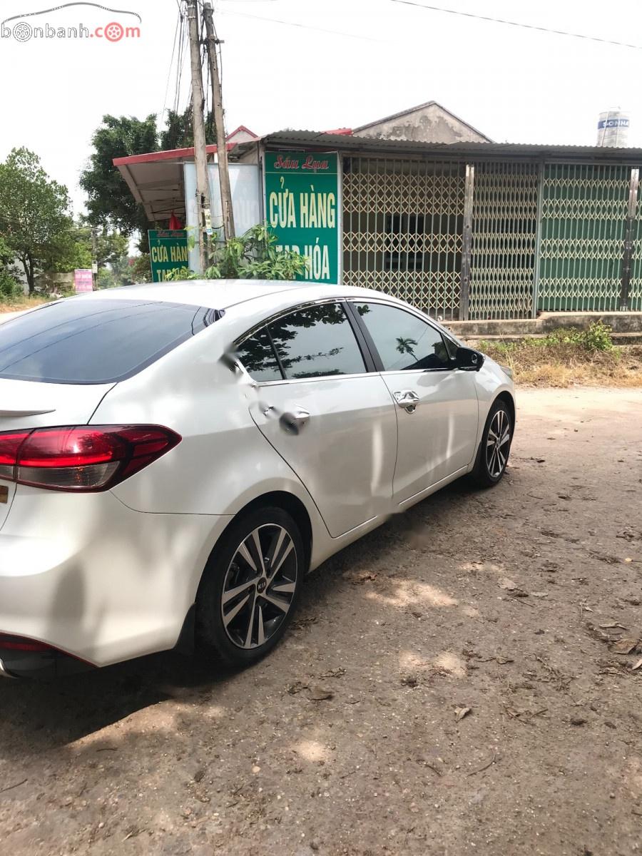 Kia Cerato  1.6MT  2018 - Cần bán Kia Cerato 1.6MT đời 2018, màu trắng, chính chủ