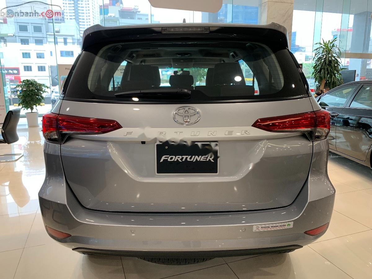 Toyota Fortuner 2.4G 4x2 MT 2019 - Bán Toyota Fortuner 2.4G 4x2 MT đời 2019, màu bạc, giá chỉ 948 triệu