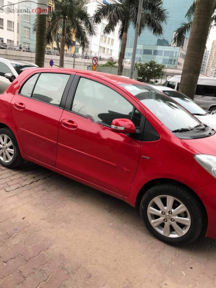 Toyota Yaris 2011 - Bán Toyota Yaris sản xuất 2011, màu đỏ, xe nhập, 415 triệu