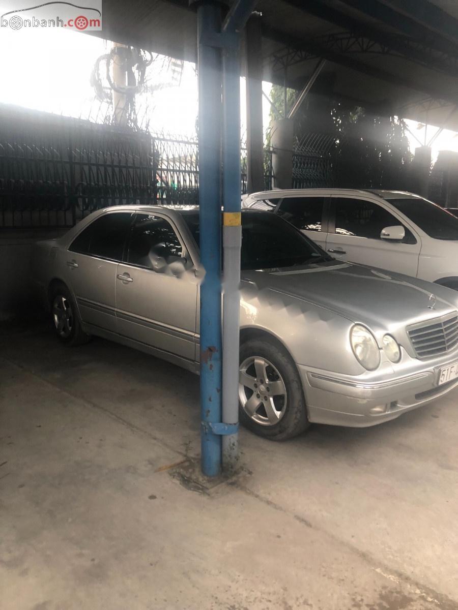 Mercedes-Benz E class E240 AT 2001 - Chính chủ bán Mercedes E240 AT 2001, màu bạc