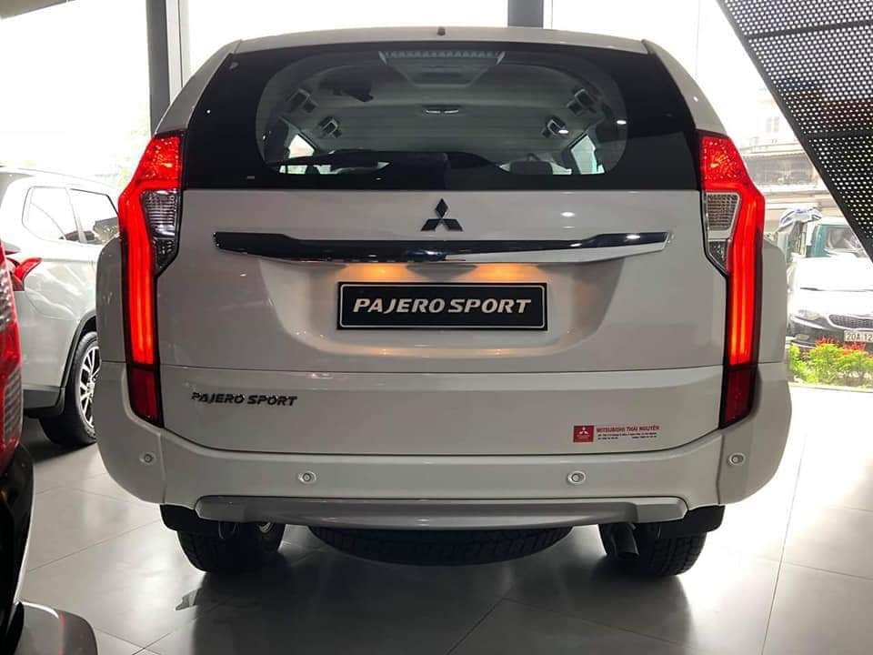 Mitsubishi Pajero Sport AT 2019 - Chỉ cần 300tr khách yêu rinh ngay xe Mitsubishi Pajero Sport AT 2019, màu trắng, nhập khẩu chính hãng