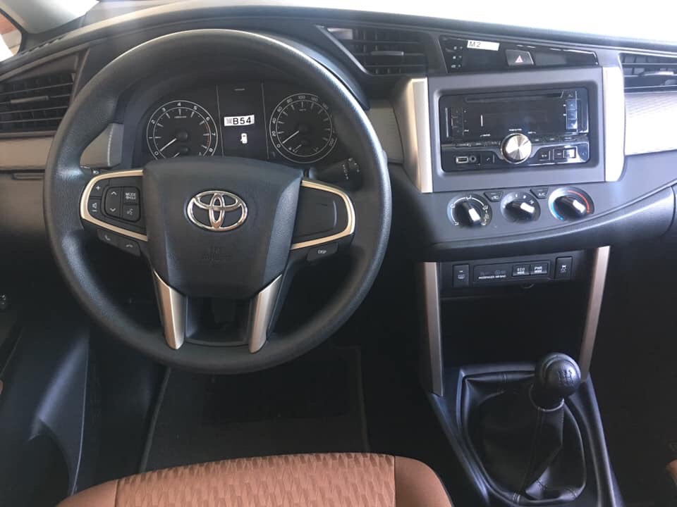 Toyota Innova 2.0 E 2019 - Bán Innova E giảm 40tr + 1 năm BHVC 