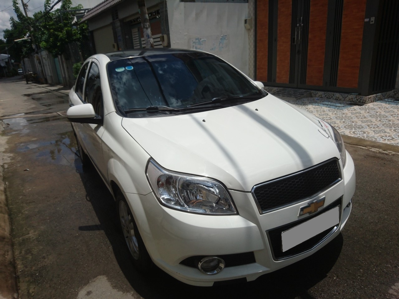 Chevrolet Aveo 2017 - Bán Chevrolet Aveo 2017 số sàn, trắng thể thao rất mới