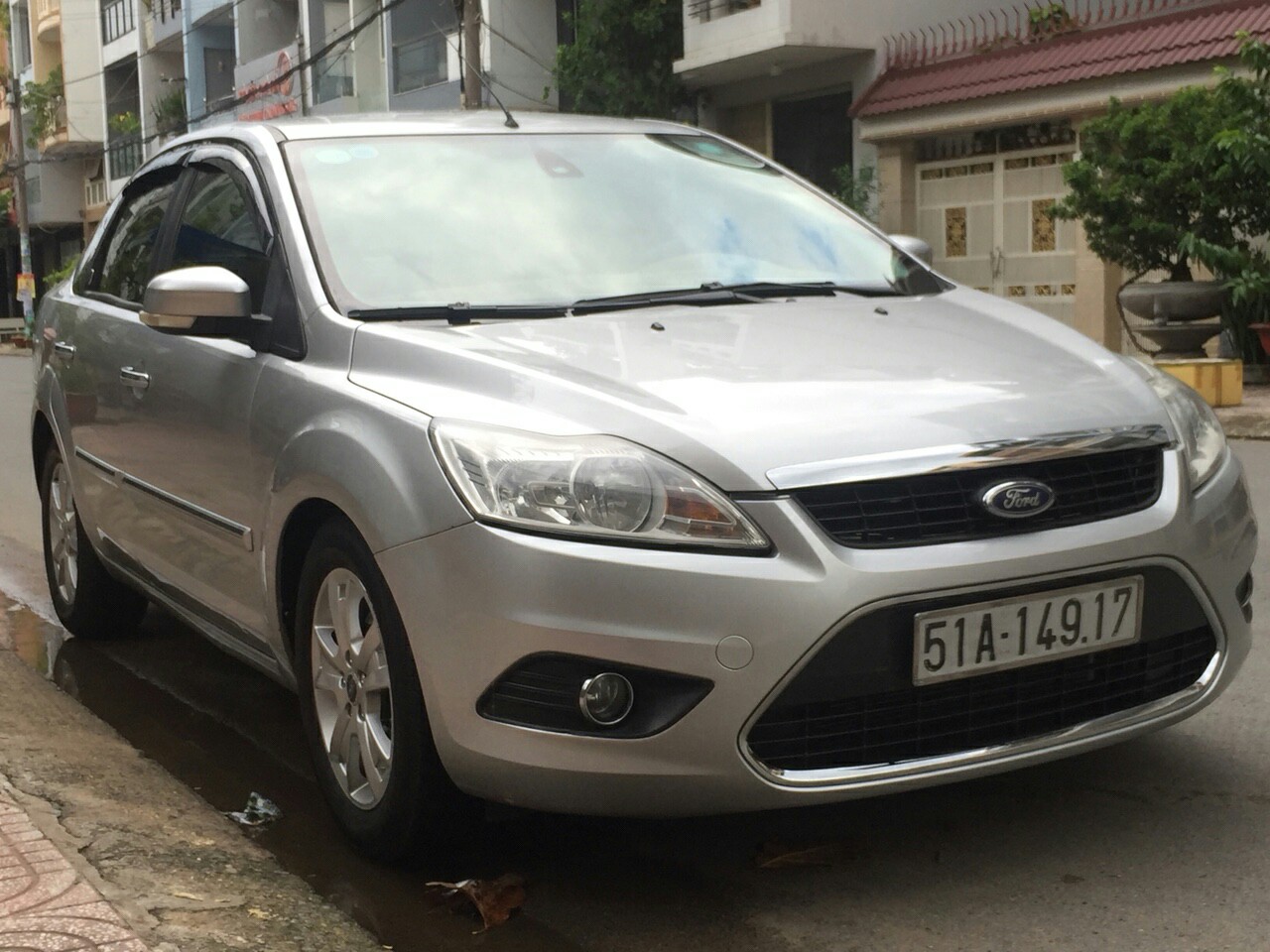 Ford Focus 2.0 2011 - Bán xe Ford Focus 2.0 2011, màu bạc, giá chỉ 368tr. Liên hệ: 0917174050 Thanh