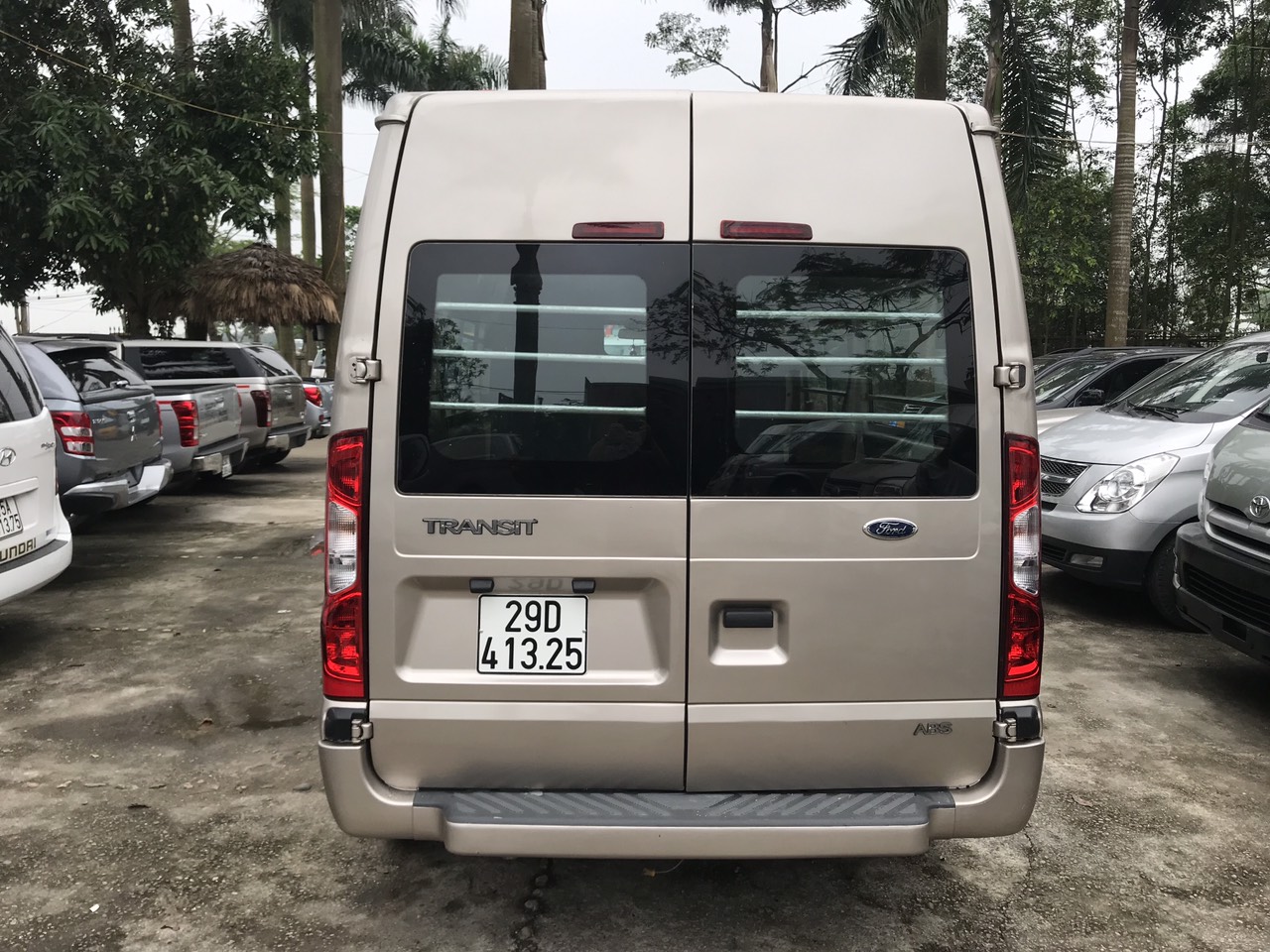 Ford Transit 2014 - Bán xe tải Van 3 chỗ Ford Transit, số sàn, máy dầu, đời 2014, biển HN