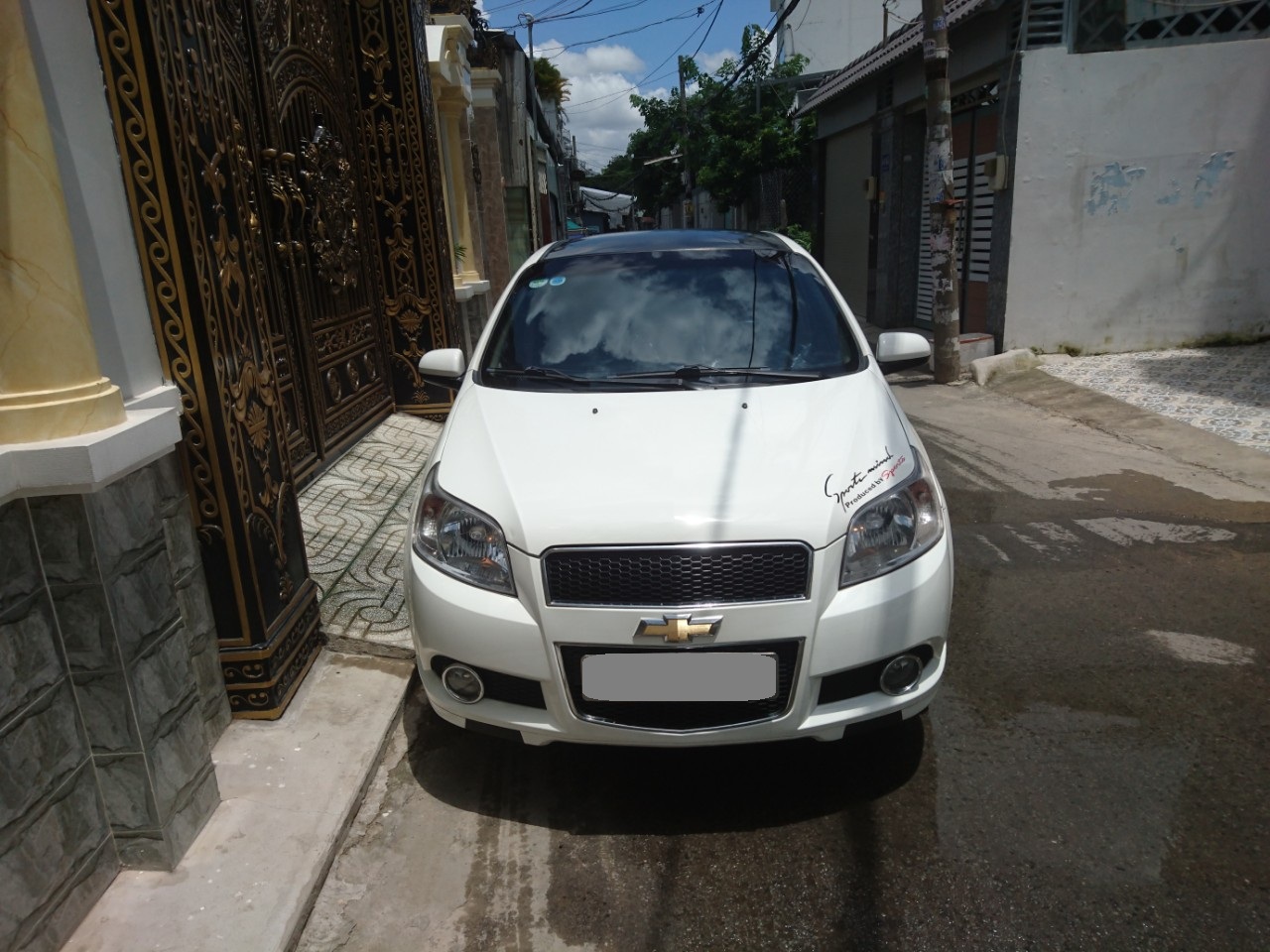 Chevrolet Aveo MT 2017 - Bán Chevrolet Aveo 2017 số sàn, trắng thể thao rất mới