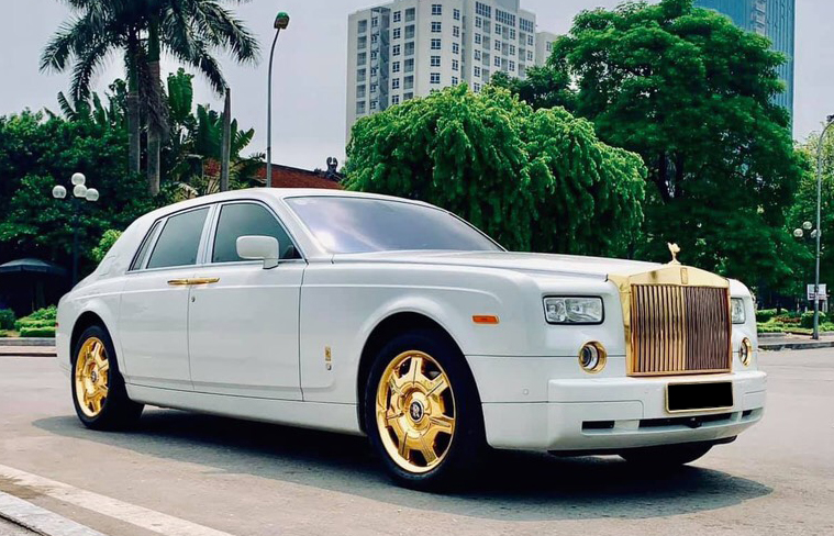 Rolls-Royce Phantom 2008 - Đổi xe đời cao hơn nên mình cần bán Rolls-Royce Phantom 2009, màu trắng, nhập khẩu nguyên chiếc