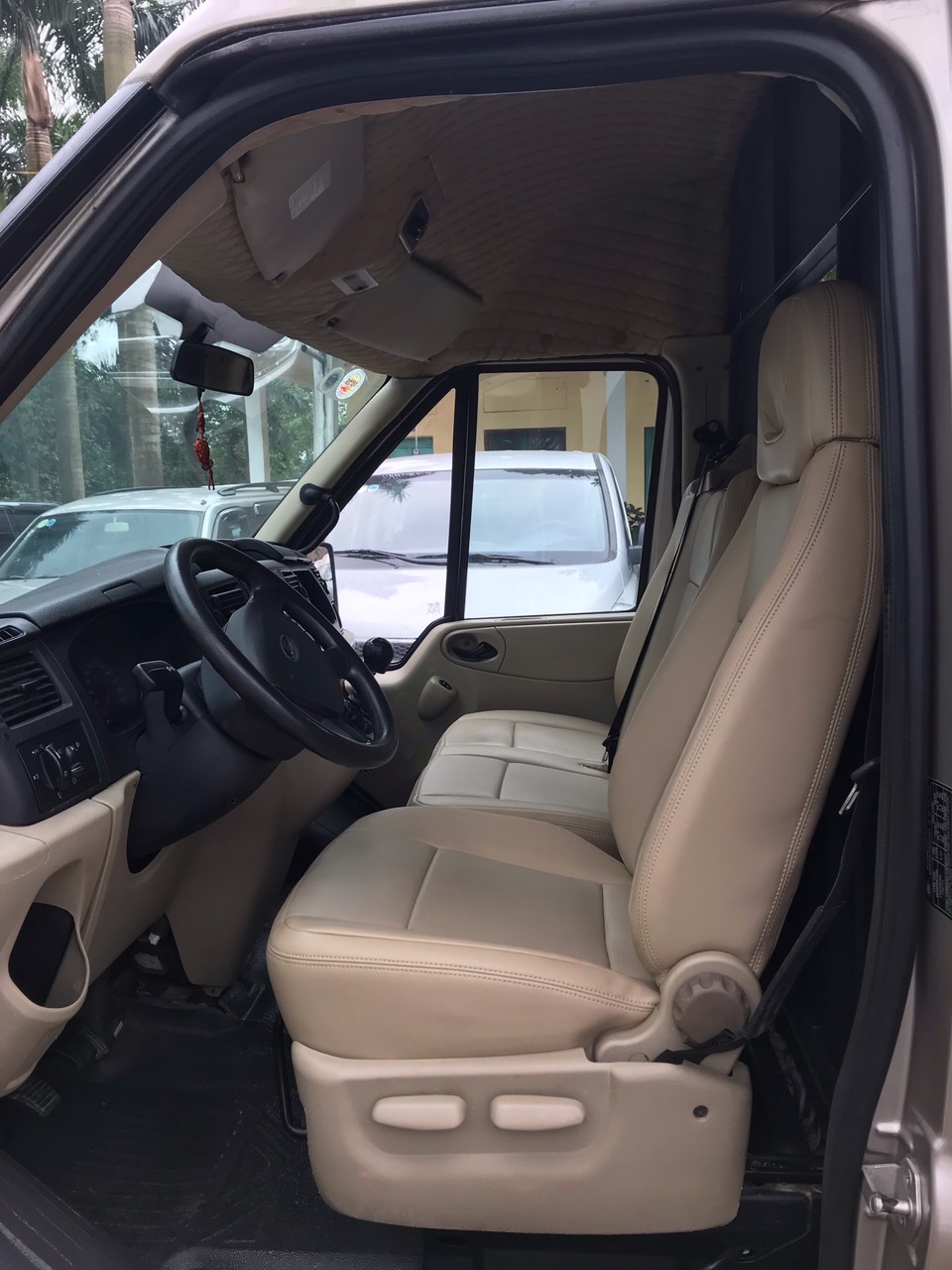 Ford Transit 2014 - Bán xe tải Van 3 chỗ Ford Transit, số sàn, máy dầu, đời 2014, biển HN