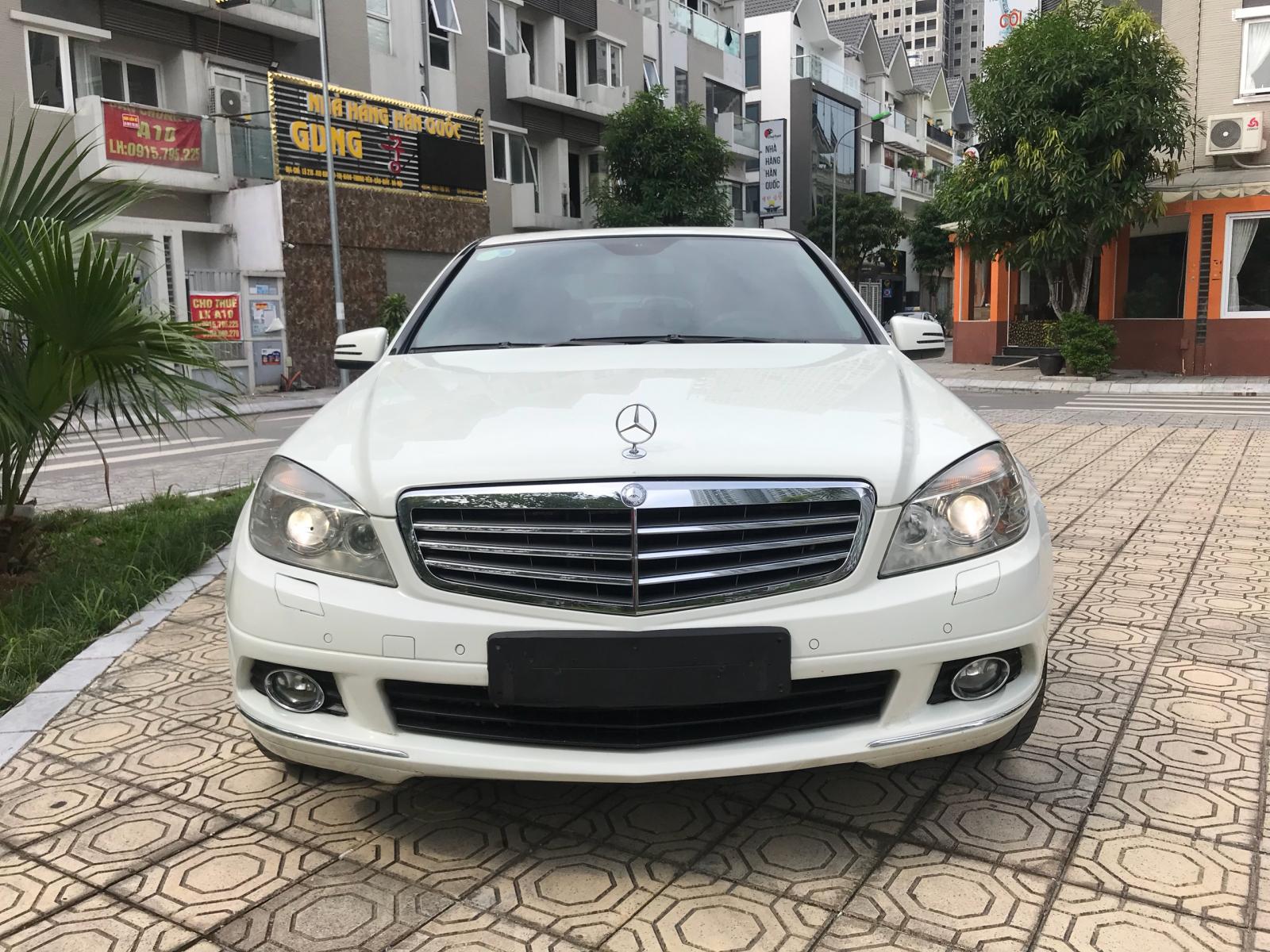 Mercedes-Benz C class C250 CGI 2010 - Bán xe Mercedes C250 đời 2010, màu trắng