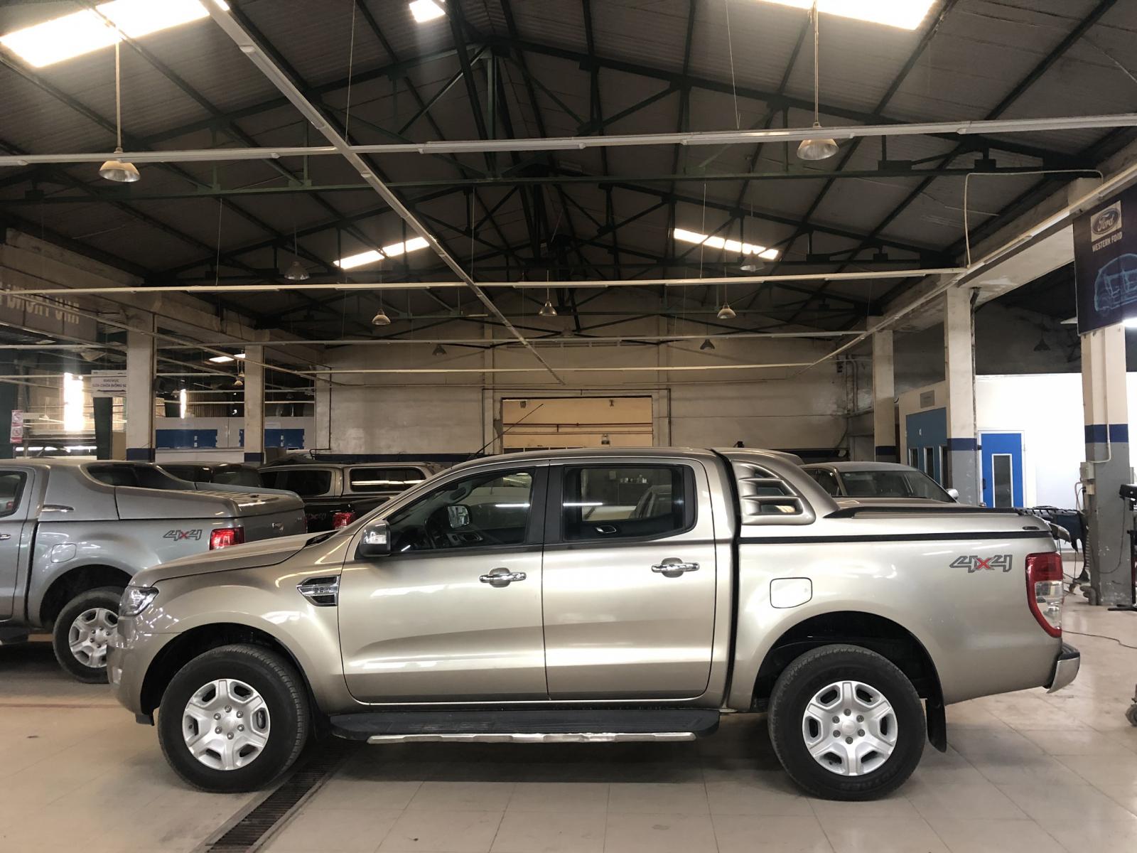 Ford Ranger 2016 - Bán ô tô Ford Ranger 2.2L XLT 4x4 MT sản xuất 2016, màu vàng, xe nhập, giá chỉ 625 triệu