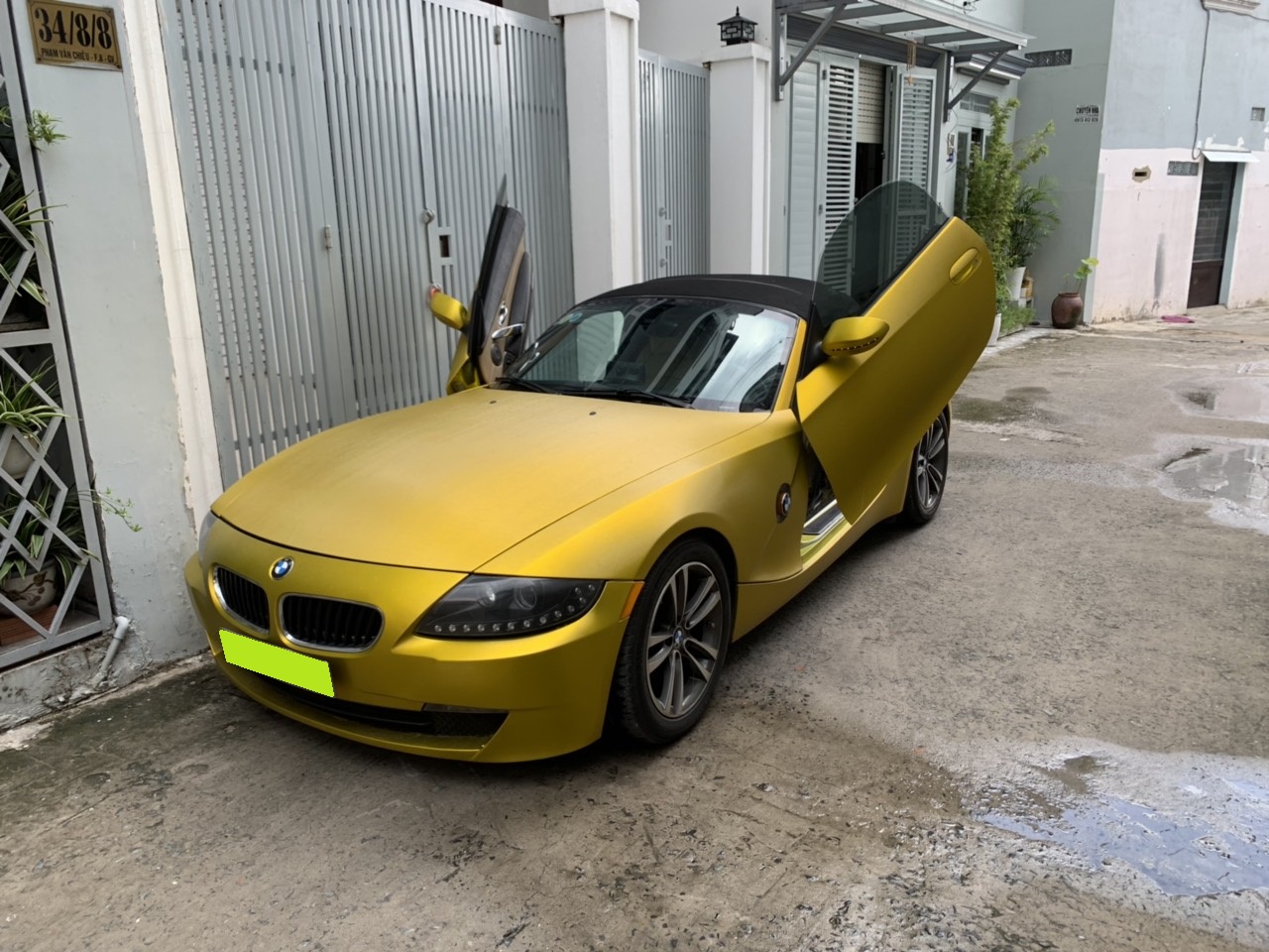 BMW Z4 2008 - Bán ô tô BMW Z4 sản xuất năm 2008, màu vàng, 615 triệu