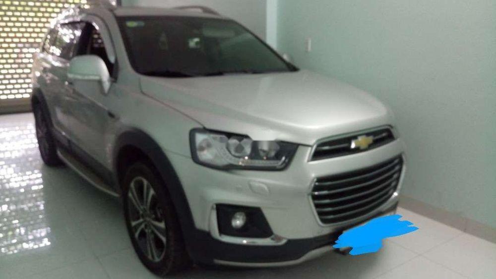 Chevrolet Captiva 2016 - Gia đình bán Chevrolet Captiva năm sản xuất 2016, màu bạc