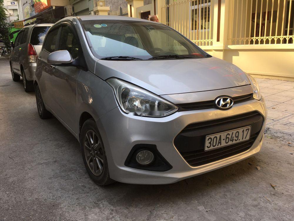 Hyundai Grand i10 2015 - Bán Hyundai Grand i10 đời 2015, màu bạc số tự động