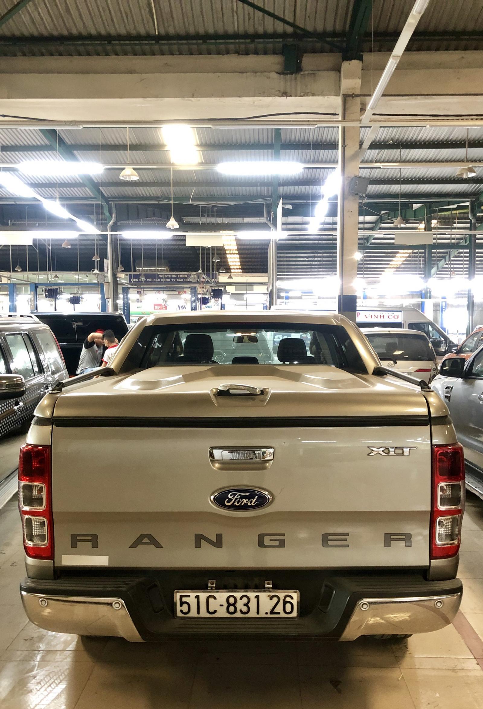 Ford Ranger 2016 - Bán ô tô Ford Ranger 2.2L XLT 4x4 MT sản xuất 2016, màu vàng, xe nhập, giá chỉ 625 triệu