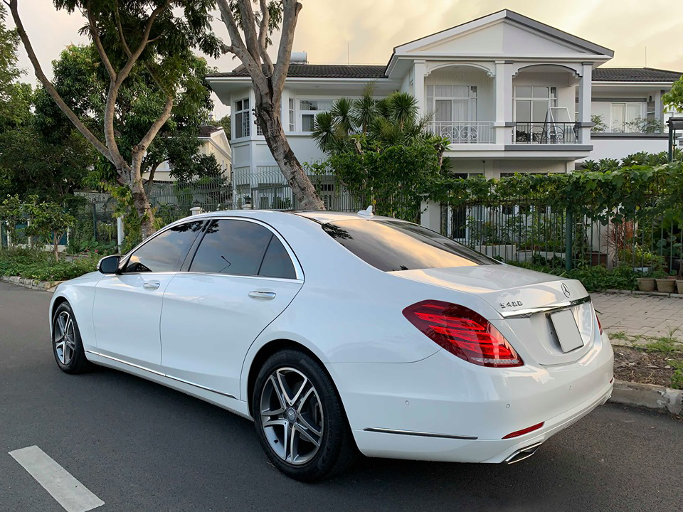 Mercedes-Benz S class S400L 2016 - Chính chủ bán xe Mercedes S400L đời 2017, màu trắng, xe đi ít, giá tốt