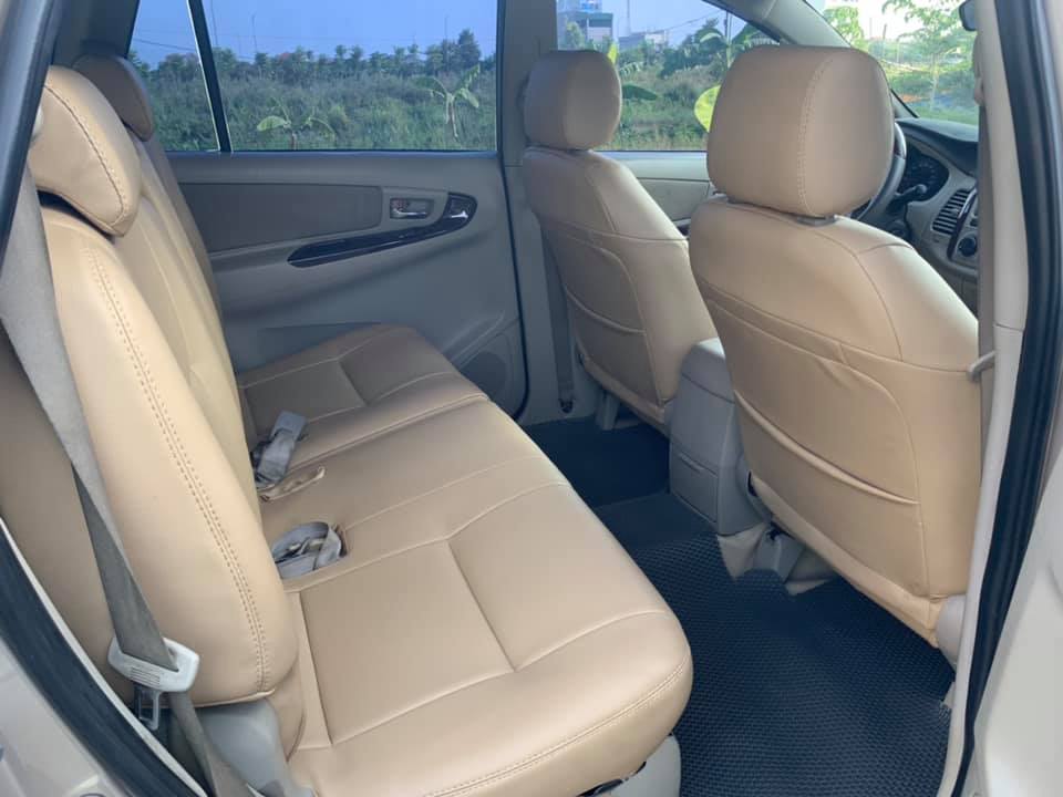 Toyota Innova 2016 - Bán Toyota Innova 2016 số sàn vàng cát, chính chủ