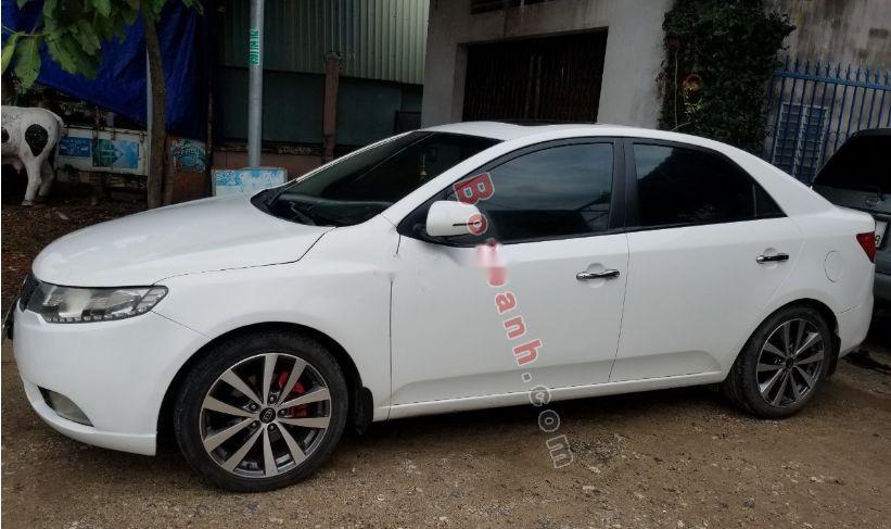 Kia Forte SX 1.6 MT 2013 - Gia đình bán xe Kia Forte SX 1.6 MT 2013, màu trắng