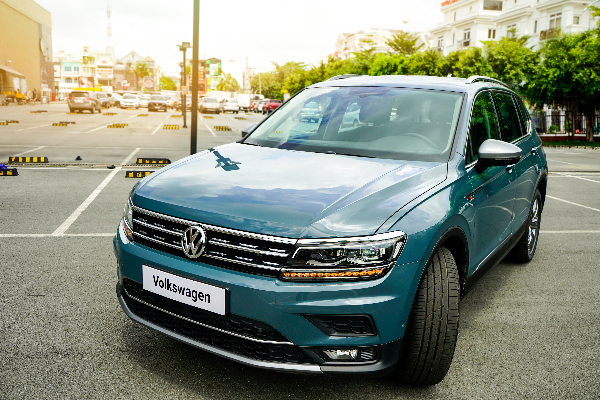 Volkswagen Tiguan Luxury 2019 - Tiguan Allspace Luxury 2020 - nhập khẩu, đủ màu, giao ngay|Hotline: 090-898-8862 (Anh Quân - VW Sài Gòn)