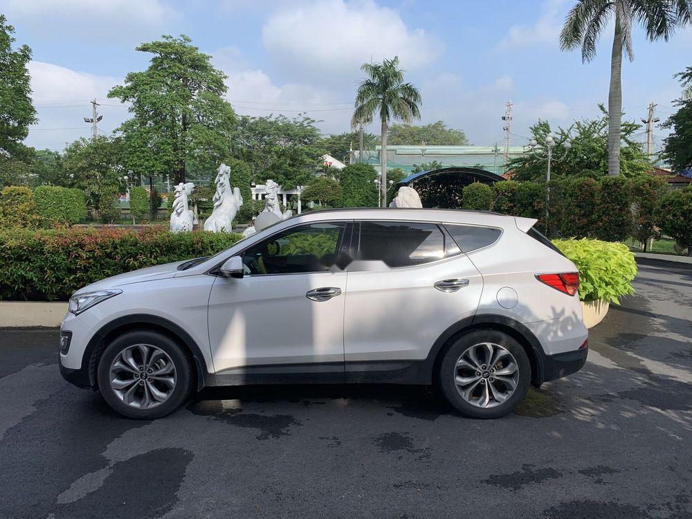 Hyundai Santa Fe 2015 - Cần bán xe Hyundai Santa Fe 2015, màu trắng, nhập khẩu xe gia đình, giá 830tr