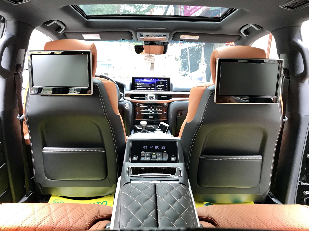 Lexus LX 570S 2019 - Bán Lexus LX 570S MBS 4 ghế thương gia 2020, giao ngay trong ngày, LH 094.539.2468 Ms Hương