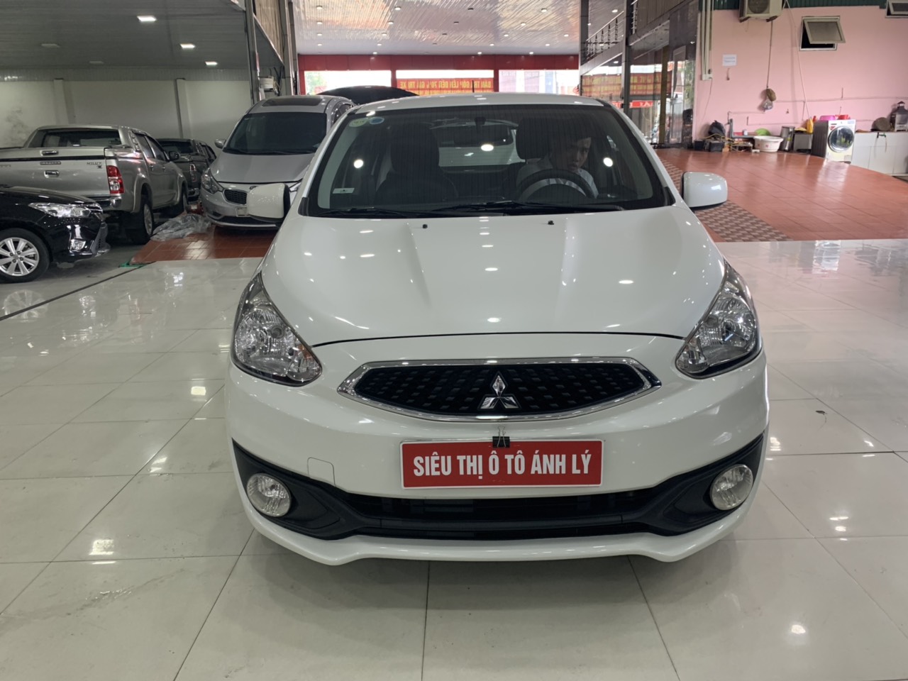 Mitsubishi Mirage 1.2MT 2016 - Bán xe Mitsubishi Mirage 1.2MT đời 2016, màu trắng, nhập khẩu nguyên chiếc, 295tr