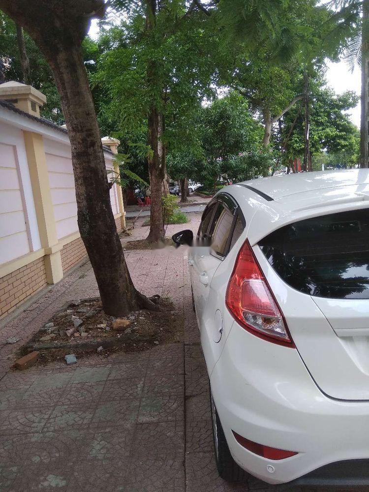 Ford Fiesta AT 2016 - Xe Ford Fiesta AT đời 2016, màu trắng