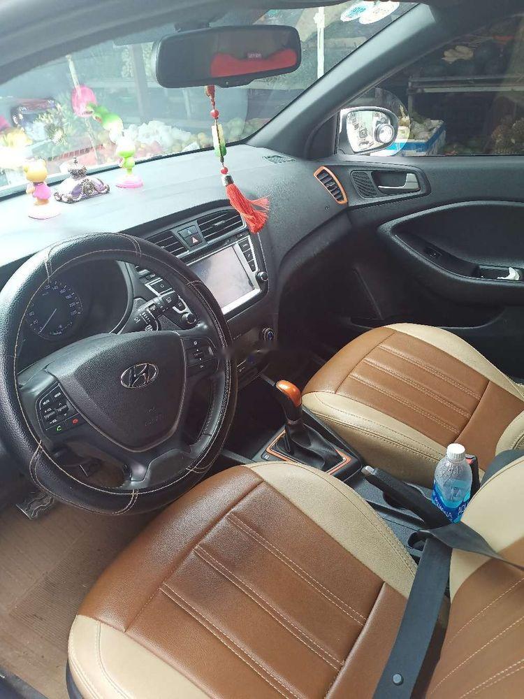 Hyundai i20 Active 2015 - Bán xe Hyundai i20 Active 2015, màu trắng, nhập khẩu