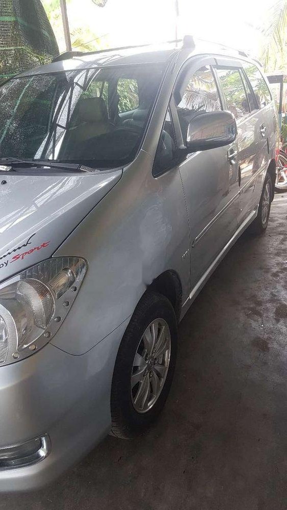 Toyota Innova G 2011 - Chính chủ bán Toyota Innova G 2011, màu bạc, nhập khẩu nguyên chiếc