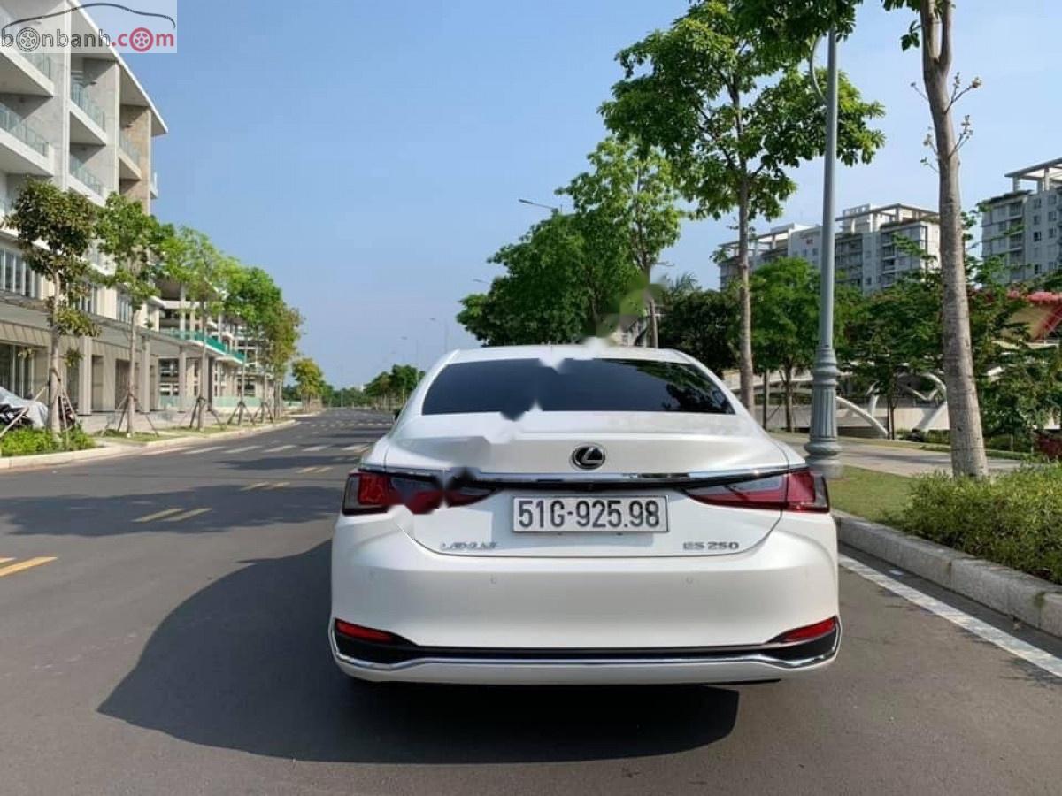 Lexus ES 250 2019 - Cần bán xe Lexus ES 250 đời 2019, màu trắng, nhập khẩu nguyên chiếc như mới