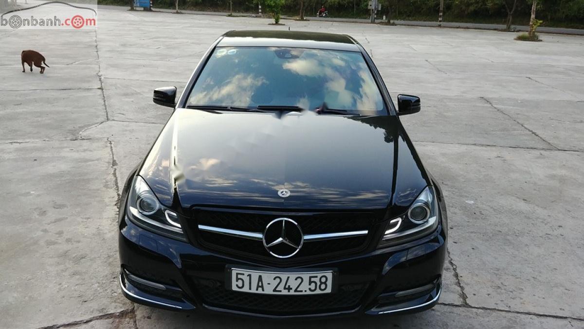 Mercedes-Benz C class C200 2011 - Bán xe Mercedes C200 sản xuất 2011, màu đen, giá 729tr