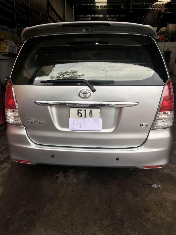 Toyota Innova G 2011 - Bán Toyota Innova G sản xuất 2011, màu bạc