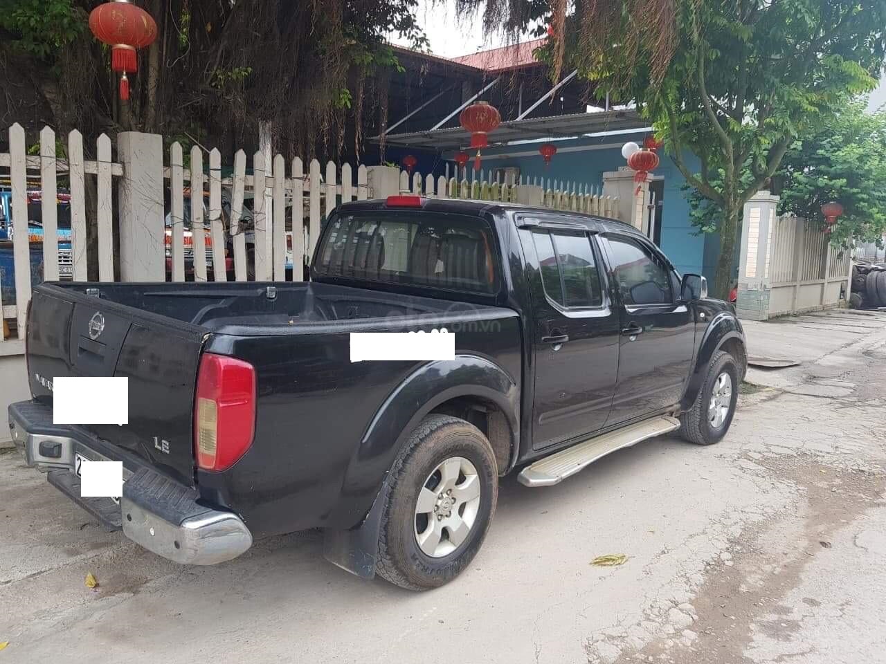 Nissan Navara LE 2011 - Bán ô tô Nissan Navara LE năm 2011, màu đen, xe nhập