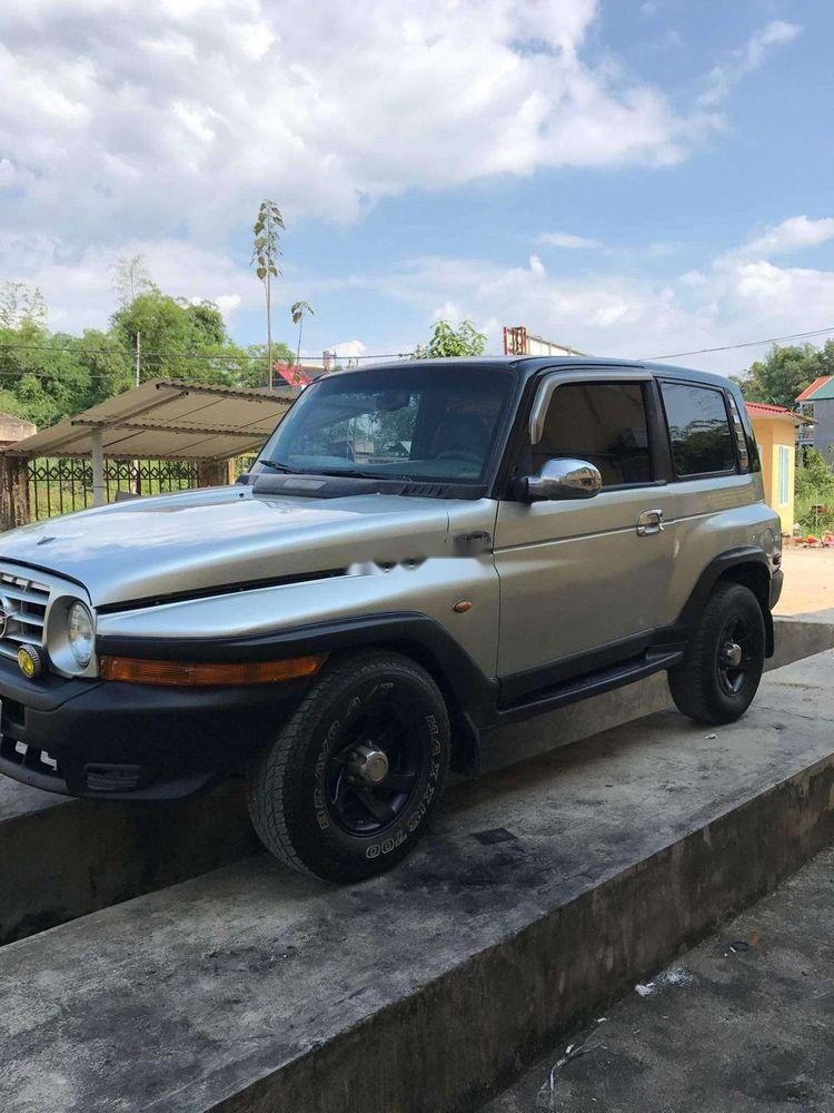 Ssangyong Korando 2004 - Gia đình bán Ssangyong Korando năm 2004, màu bạc, nhập khẩu