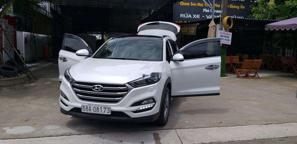 Hyundai Tucson 2018 - Bán Hyundai Tucson sản xuất năm 2018, màu trắng, nhập khẩu 