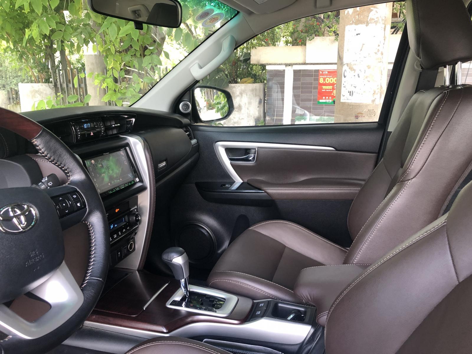 Toyota Fortuner 2.7V (4x2) 2018 - cần bán xe Toyota Fortuner 2.7V (4x2), model 2018, màu đen, nhập Thái