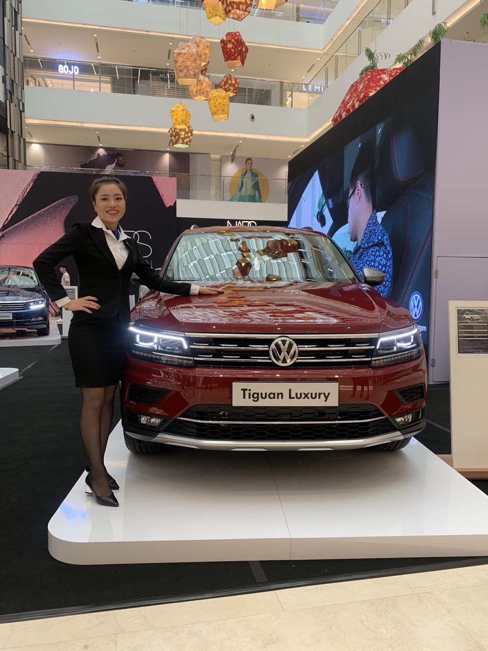 Volkswagen Tiguan 2019 - Volkswagen Tiguan Allspace 7 chỗ phiên bản Luxury hoàn hảo màu đỏ. Ưu đãi về giá, giao ngay