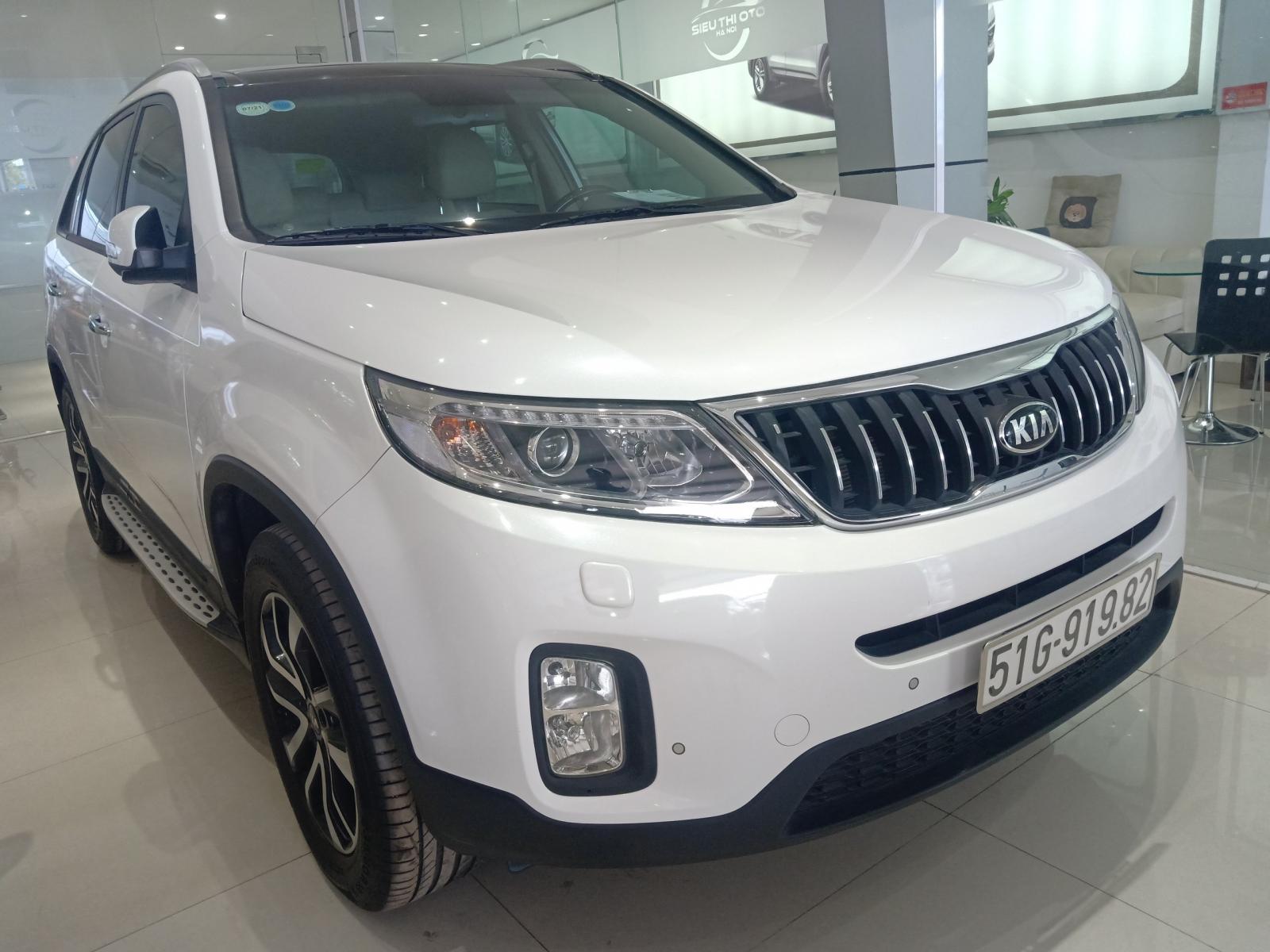 Kia Sorento 2.4 2019 - Bán xe Kia Sorento 2.4 đời 2019, màu trắng