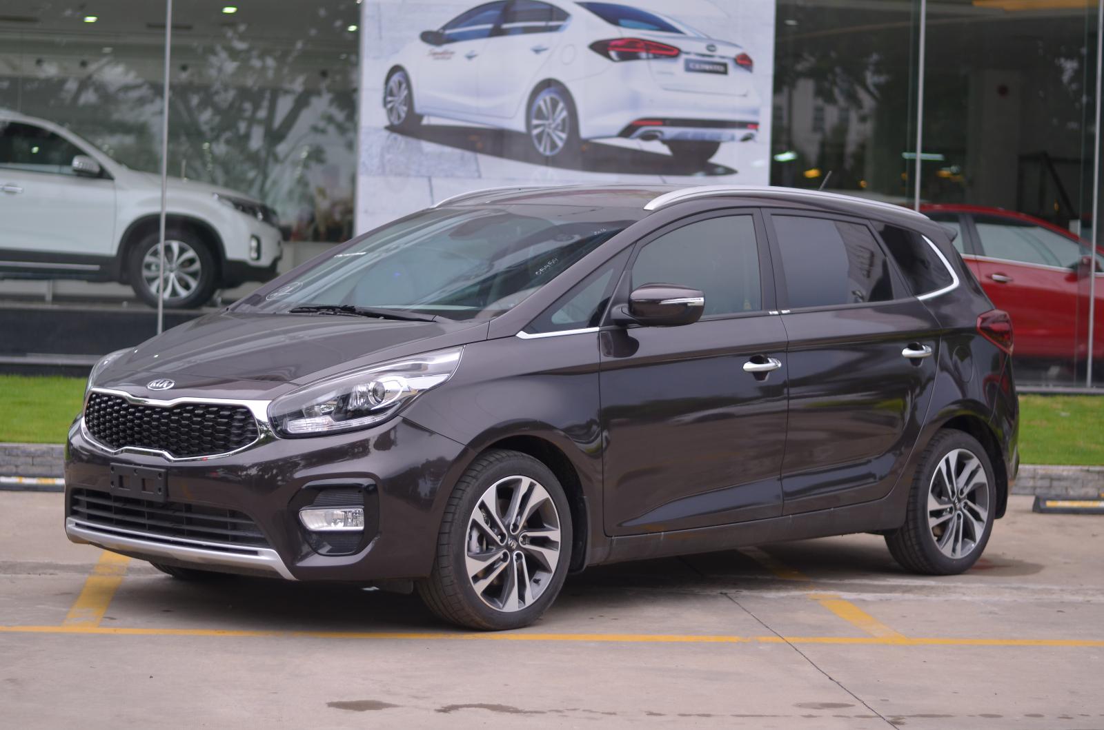 Kia Rondo Deluxe 2019 - Rondo Deluxe phiên bản 2019 nhiều ưu đãi, chỉ 200 triệu là rước xe về ngay