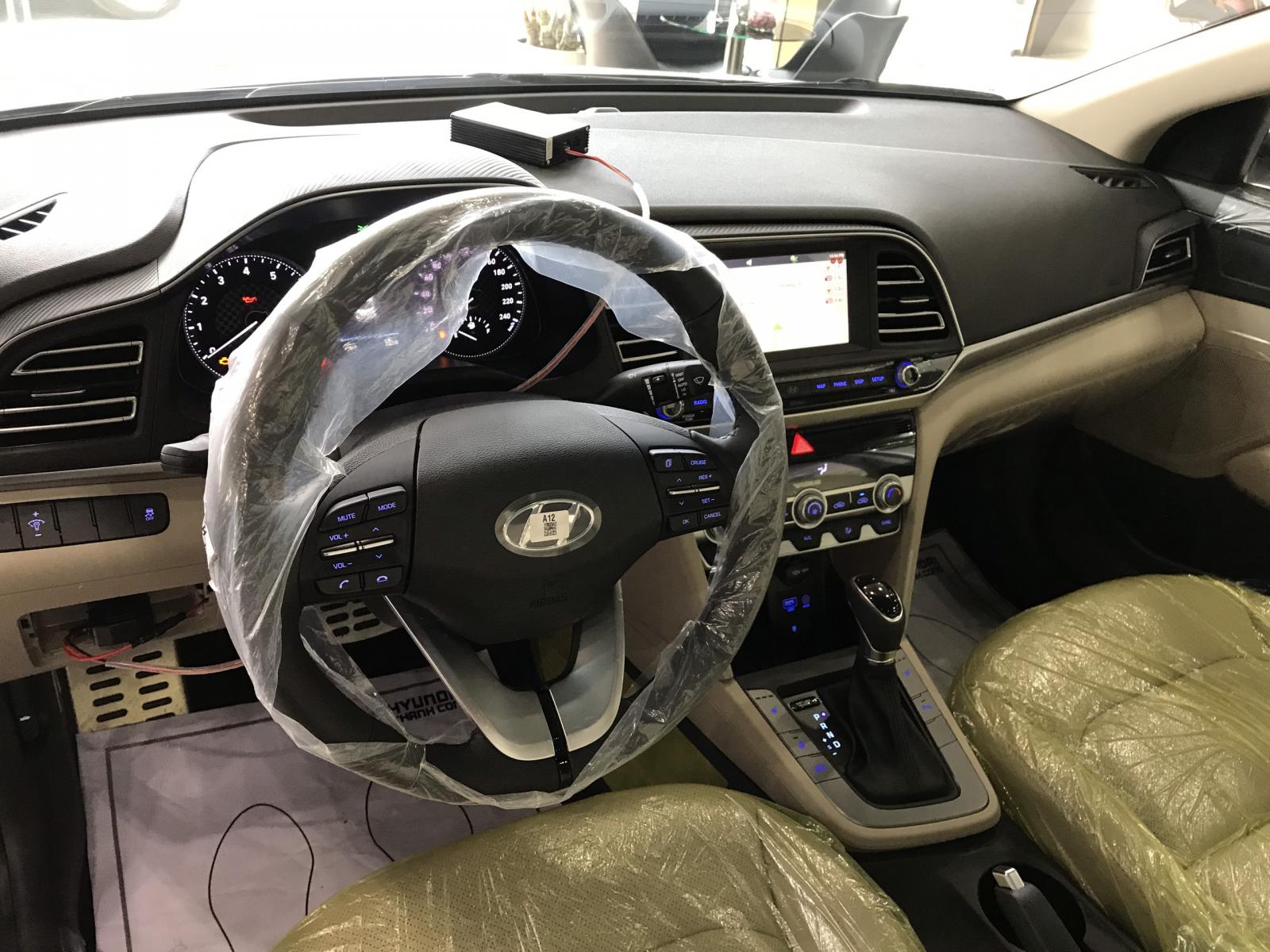 Hyundai Elantra 2.0 2020 - Hyundai Elantra 2.0AT Facelif đời 2020, màu trắng, đỏ, xanh, bạc, đen