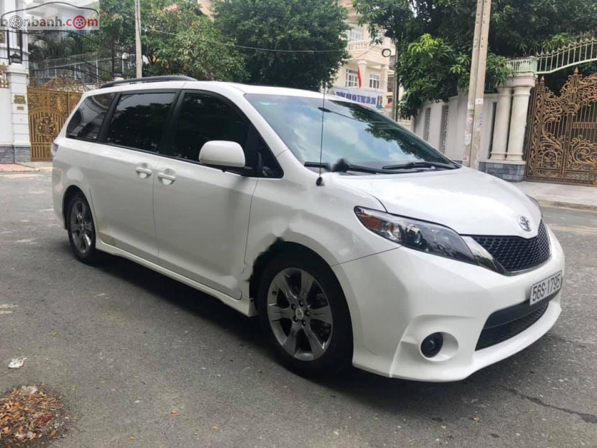 Toyota Sienna SE 3.5 2011 - Cần bán gấp Toyota Sienna SE 3.5 sản xuất 2011, màu trắng, xe nhập như mới