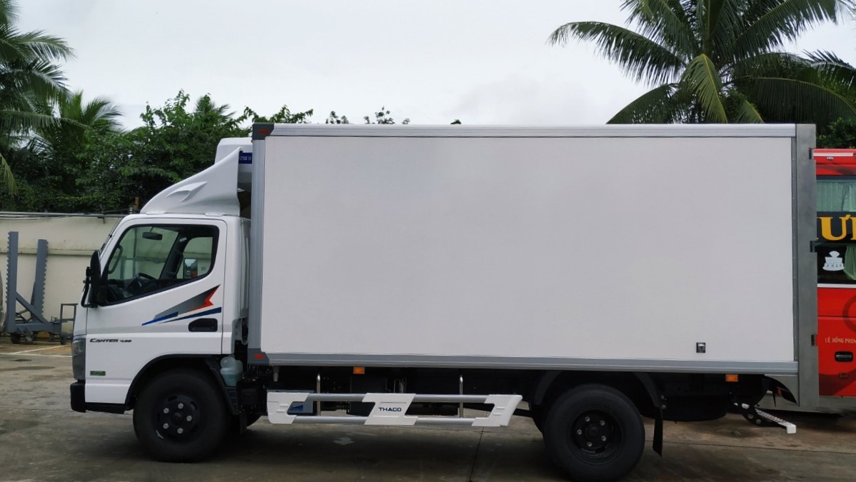 Genesis 2019 - Xe tải Mitsubishi Fuso Canter 4.99 - Thùng đông lạnh - 2019 - hỗ trợ bà mua trả góp