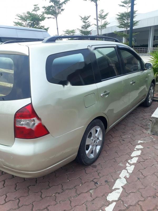 Nissan Grand livina   2011 - Bán Nissan Grand livina đời 2011, màu vàng, số sàn  