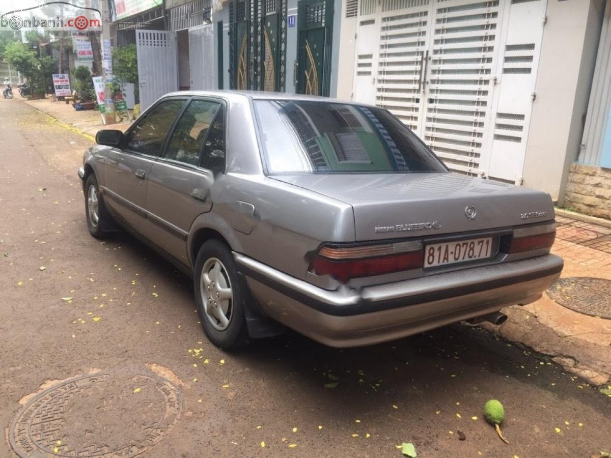 Nissan Bluebird SE 2.0 1991 - Bán Nissan Bluebird SE 2.0 đời 1991, màu bạc, xe nhập, giá 70tr