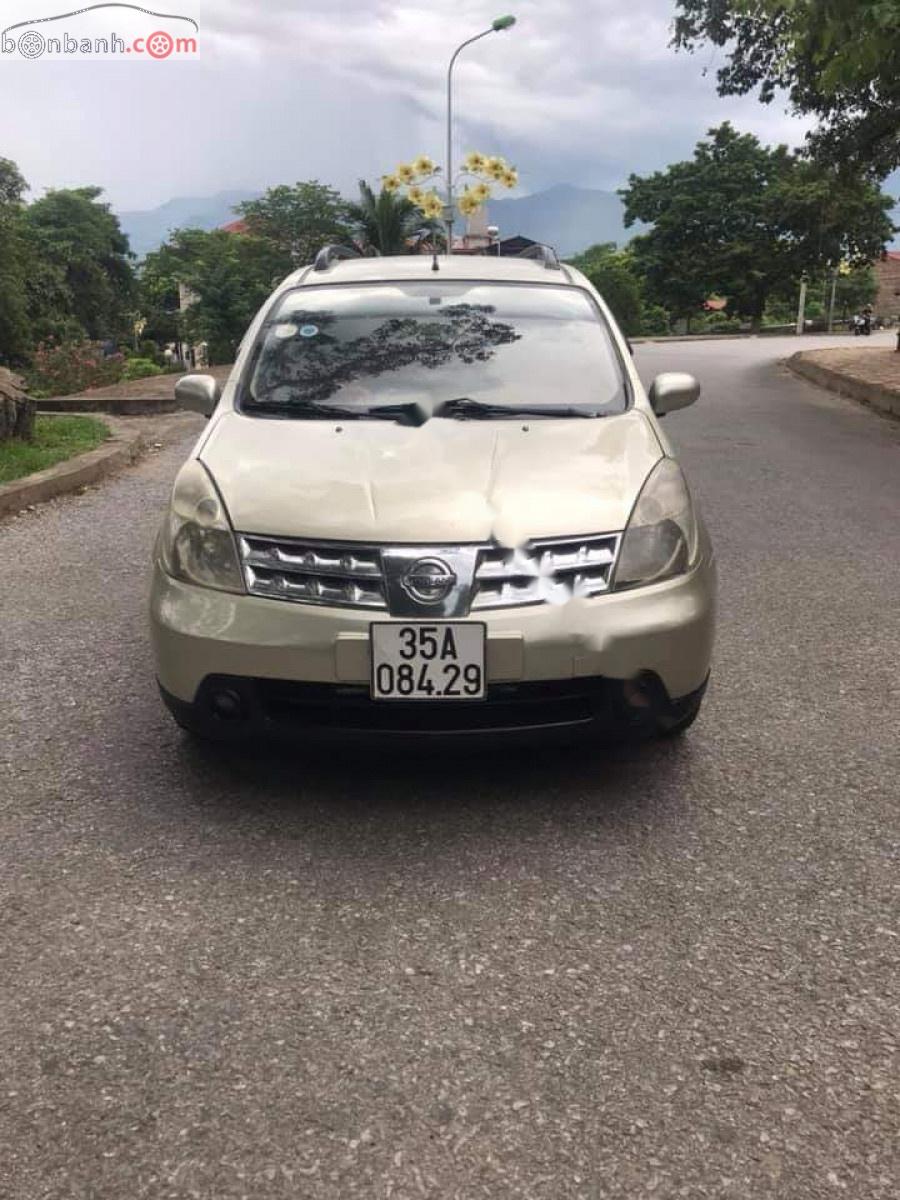 Nissan Grand livina   2011 - Bán Nissan Grand livina đời 2011, màu vàng, số sàn  