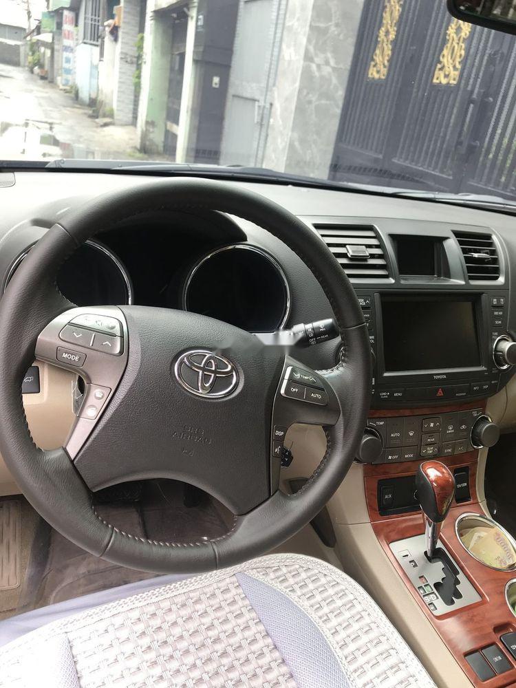 Toyota Highlander 2008 - Bán Toyota Highlander model năm 2009, màu vàng, nhập khẩu nguyên chiếc số tự động, giá tốt