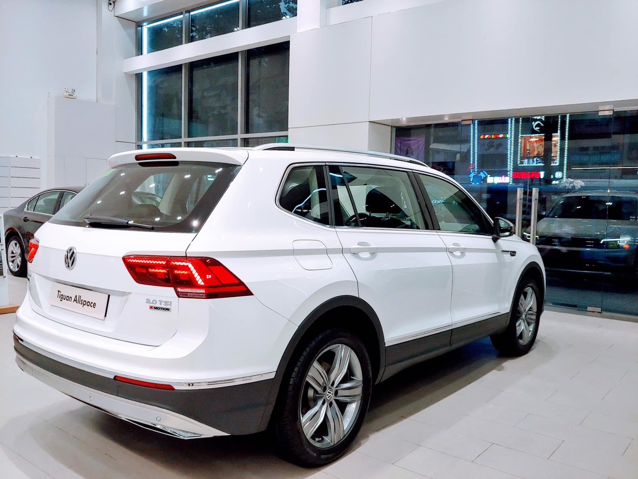 Volkswagen Tiguan 2019 - Bán Volkswagen Tiguan Allspace 2019, màu trắng