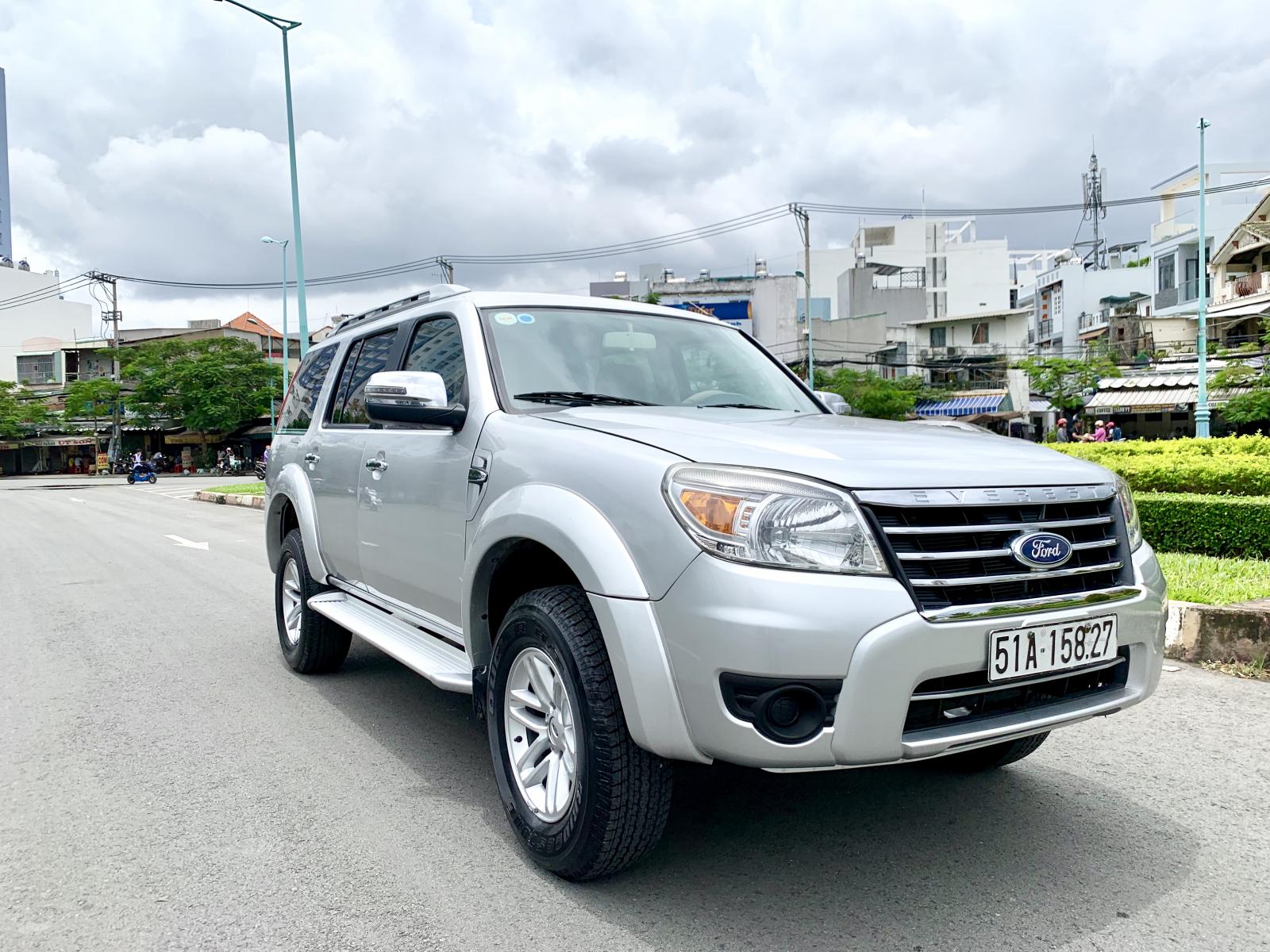 Ford Everest 2012 - Everest Limited nhập Thái 2012 loại máy xăng, 5 chỗ hàng hiếm hai cầu số sàn 5